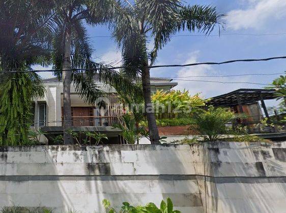 Rumah Mewah 3 Lantai Furnished SHM di Denpasar Barat 1