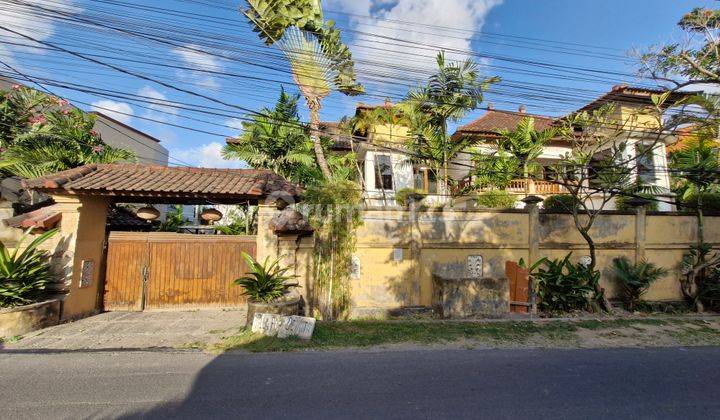 Very Cheap 2 Storey Villa House to Rent in Umalas Seminyak 1