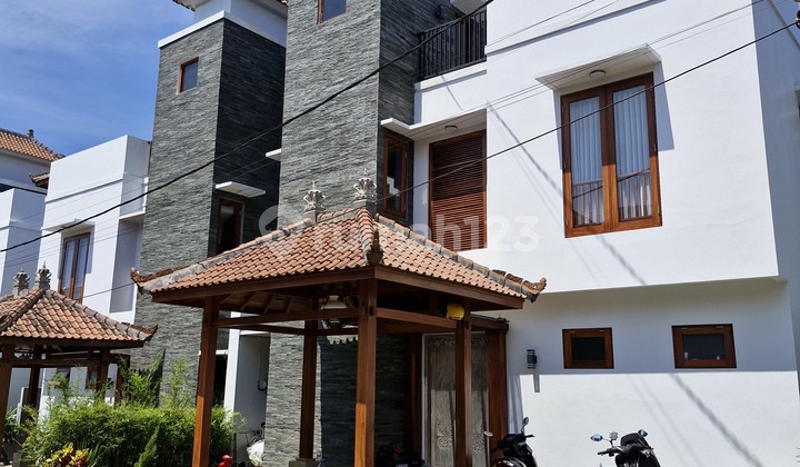Rumah Villa 3 Lantai View Jungle Furnished di Ubud 1