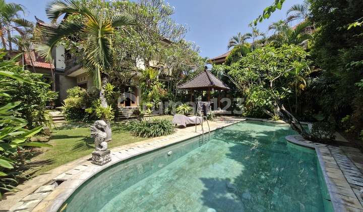 Rumah Villa Quick Sale Furnished SHM di Seminyak Rumah Villa Quick Sale Furnished SHM di Seminyak