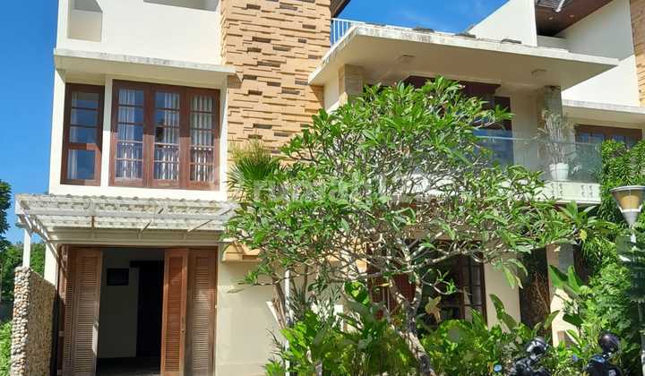 Villa Minimalist dalam kompleks SHM di Jimbaran