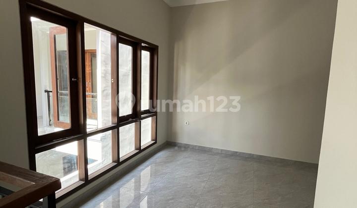 Rumah Baru Ready 2 Lantai Strategis Di Pusat Kota Denpasar  2