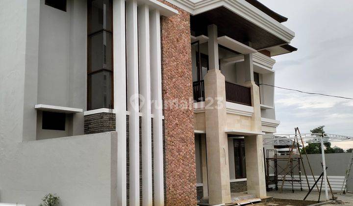 Rumah elit dua lantai bonus pool area premium dekat pantai Sanur 1