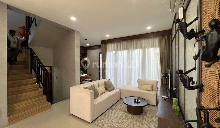 Modern two-story house, exclusive one gate, East Denpasar  1