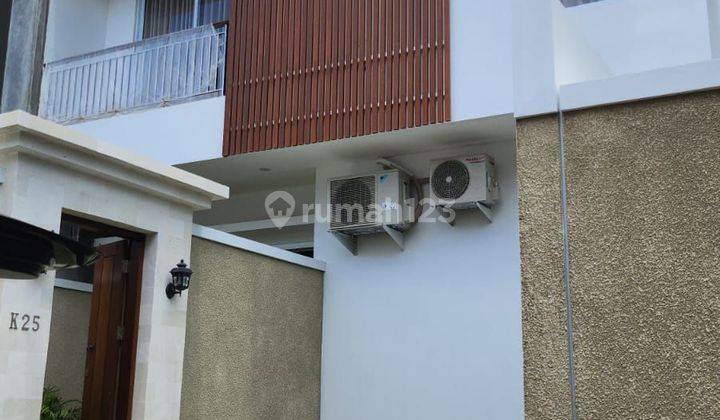 Vila 2 lantai modern ready unit  fully furnished dekat Uluwatu  2