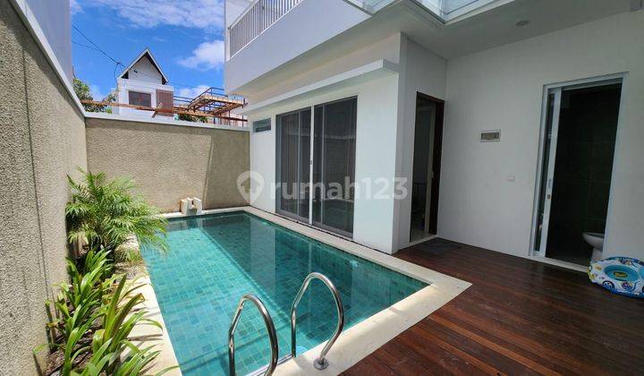 Vila 2 lantai modern ready unit  fully furnished dekat Uluwatu  1