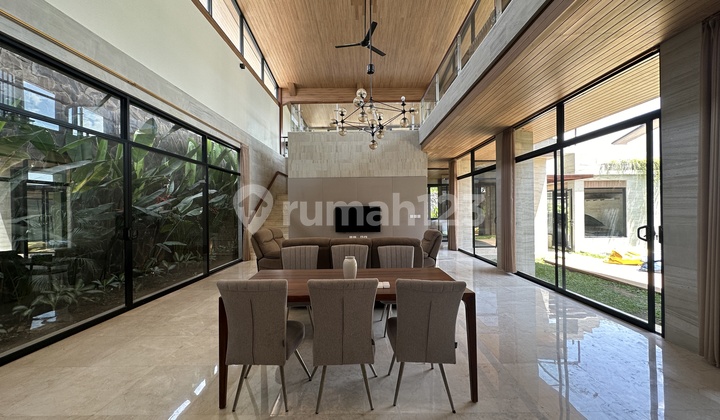 Luxury Vila Free Hold 4 Bedroom Fully Furnished Near Beach Sanur