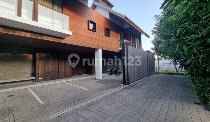 Vila Tropical Modern Easy Acces Not Flooded Strategic Near Sanur Vila Tropical Modern Easy Acces Not Flooded Strategic Near Sanur