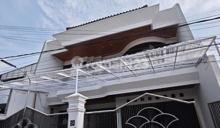 Rumah Mewah Clasic 2 Lantai SHM Pusat Denpasar