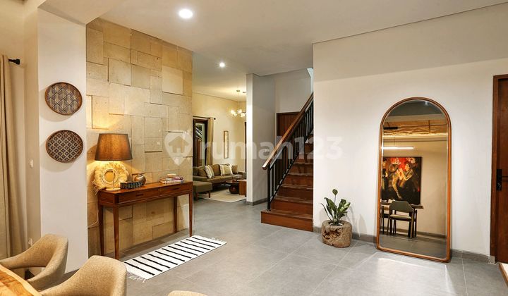 Vila Bagus Modern 2 Lantai SHM di Jimbaran Vila Bagus Modern 2 Lantai SHM di Jimbaran