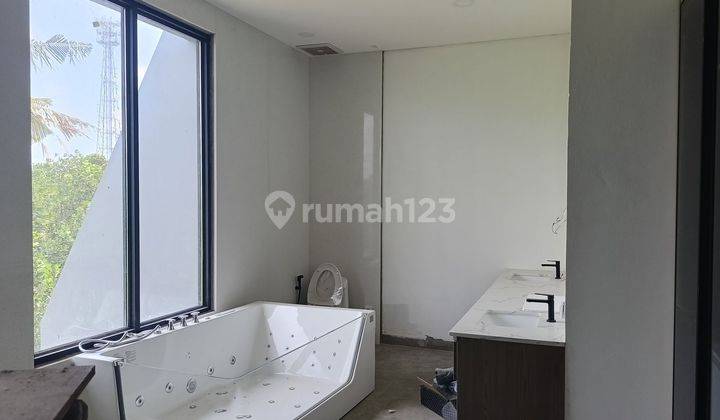 Vila Complex 2 Floor Strategic Location With Rice  View Canggu 2