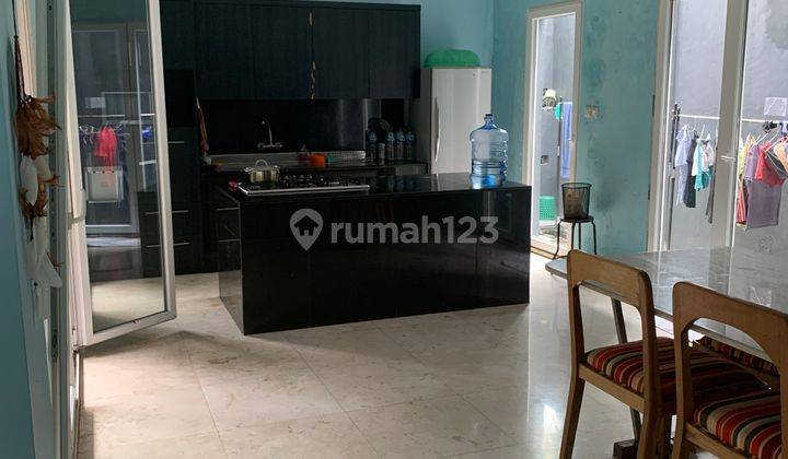 Rumah Siap Huni 3 Lantai Area Kerobokan 2