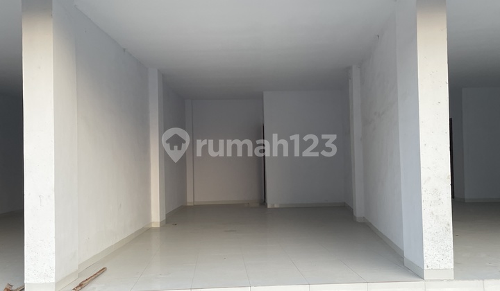 Ready-to-occupy shophouse in Canggu area