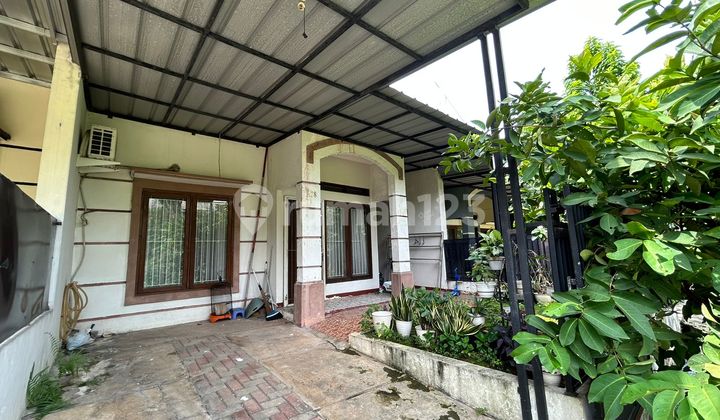 Rumah 2 lantai siap huni dalam komplek di Depok