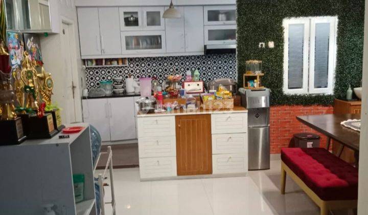 Rumah cantik di jakarta selatan dijual cepat rumah 2 Lantai SHM Sudah Renovasi 2