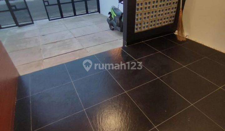 Rumah baru dibangun tipe modern tropical di bintaro jaya 2