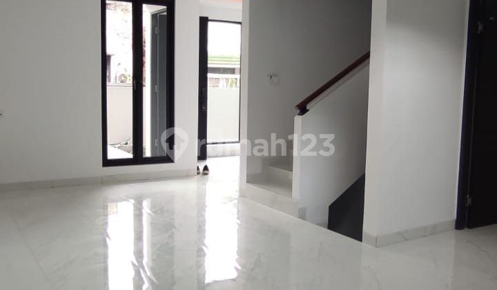 Rumah di bintaro jaya, siap huni, lokasi strategis