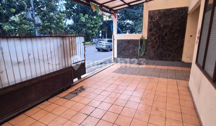 Rumah untuk usaha dipinggir jalan utama Bintaro Jaya Sektor 1 