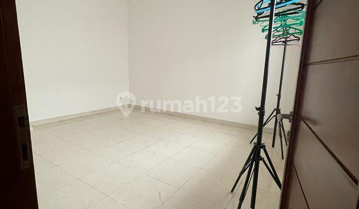 Dijual Rumah di Emerald Bintaro Sektor 9 2