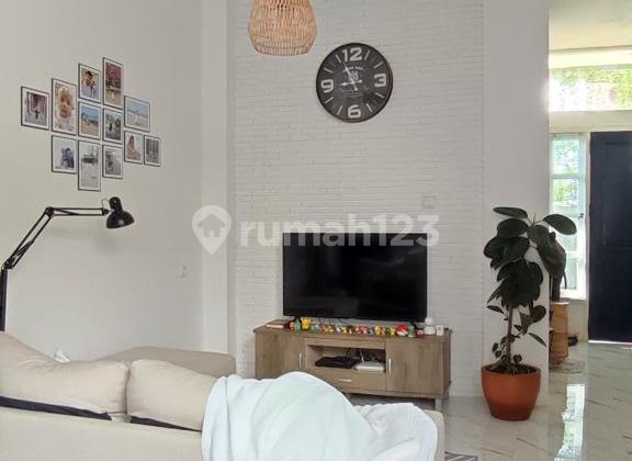 Two-story ready-to-occupy house in Cendrawasih, Ciputat. Two-story ready-to-occupy house in Cendrawasih, Ciputat.