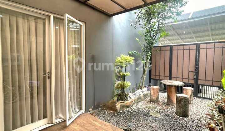 Beautiful House Ready to Occupied Semi Furnished in Bintaro 2