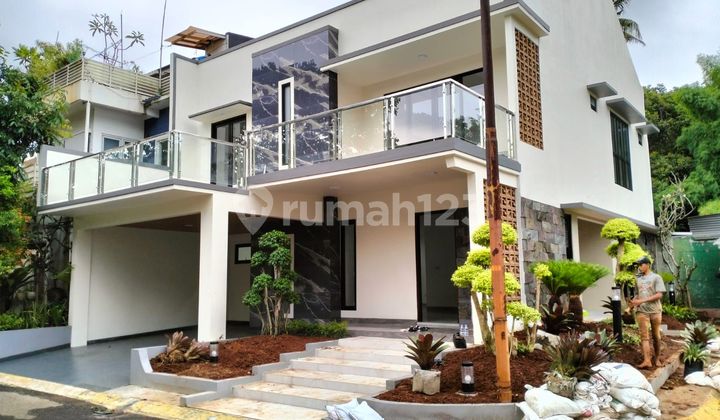 Rumah Pojok 2 Lantai Shm Baru Sektor 9 Bintaro Jaya 