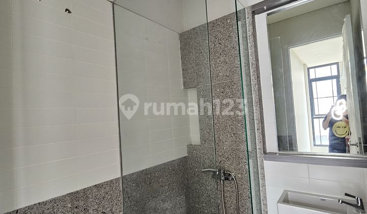 Rumah Cantik, Full Furnish Siap Huni dengan Fasilitas Lengkap dan Strategis