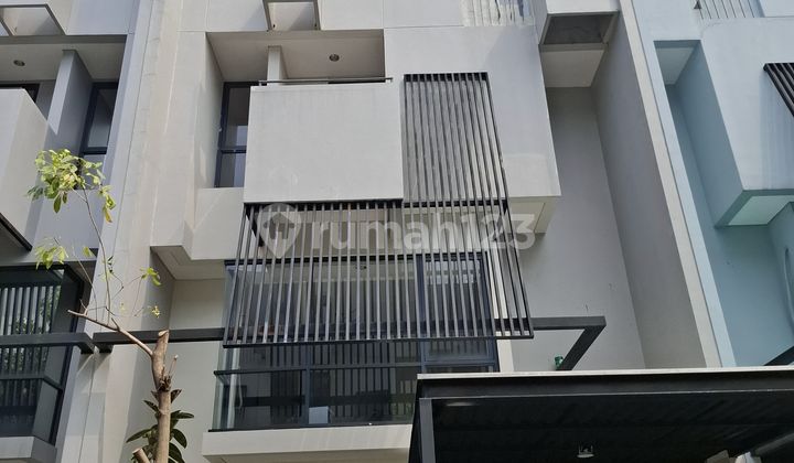 Rumah 2 Lantai Strategis Dekat Eastvara,pusat Kuliner Rumah 2 Lantai Strategis Dekat Eastvara,pusat Kuliner