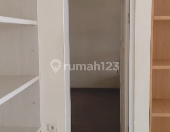 Semi-Furnished Old Alicante Type House, Boulevard Gading Serpong Position 2