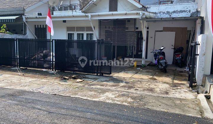 Dijual Rumah Lokasi Strategis, Dekat Dengan Gandaria City. 1