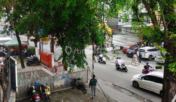 Dijual Ruko Condet 2,5 Lantai 170 Meter 15