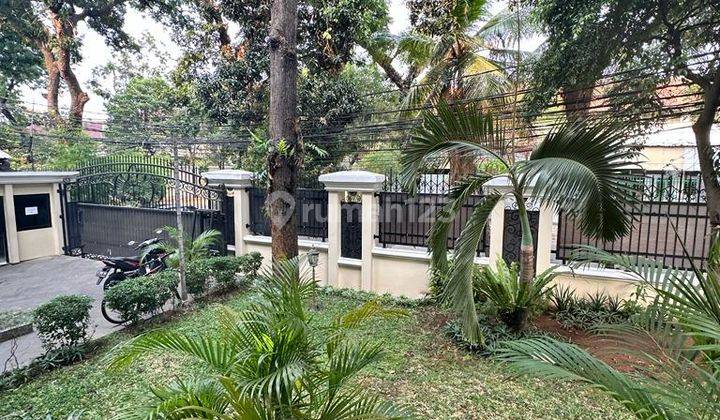 Disewa Rumah Megah Kebayoran Baru Fasilitas Swimming Pool 2