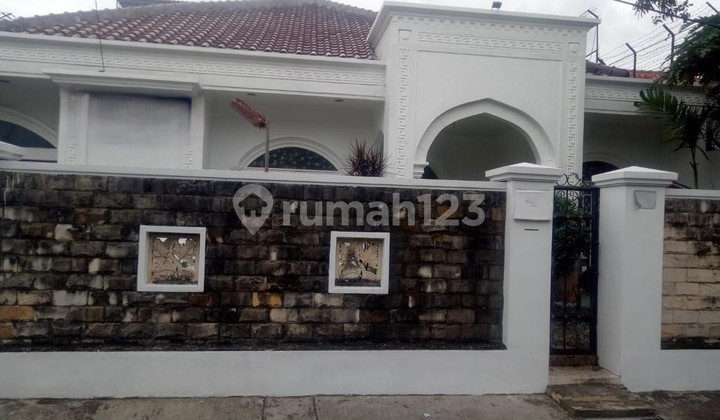 Dijual rumah di Rawa Simprug, Grogol Selatan, Kebayoran Lama, Jakarta Selatan