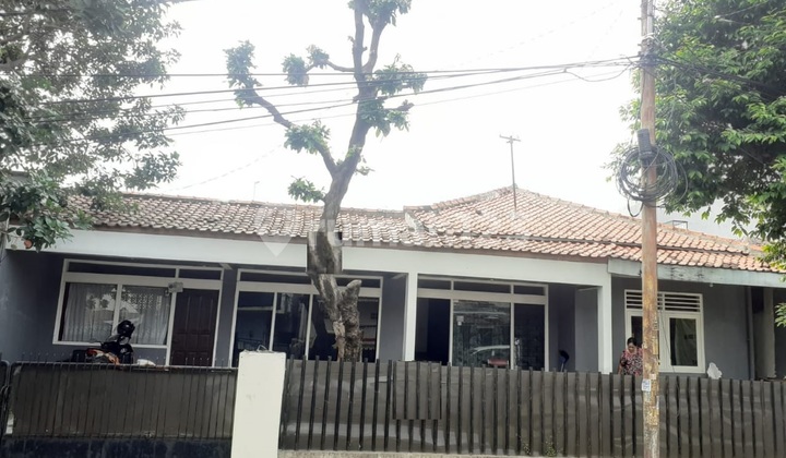 Dijual rumah lama di Bintaro, Pesanggrahan, Jakarta Selatan Dijual rumah lama di Bintaro, Pesanggrahan, Jakarta Selatan