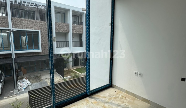 Dijual rumah di Anwa Residence Puri, Meruya Selatan, Kembangan, Jakarta Barat 2