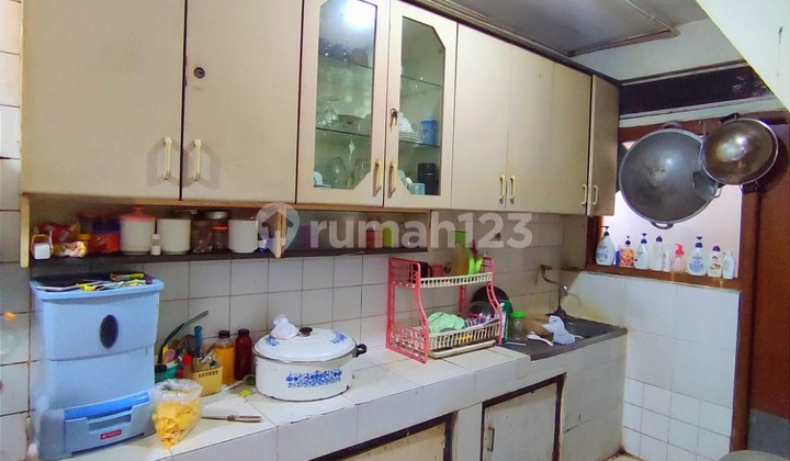 For sale, strategic ready-to-occupy house in Bendungan Hilir, Tanah Abang, Central Jakarta For sale, strategic ready-to-occupy house in Bendungan Hilir, Tanah Abang, Central Jakarta