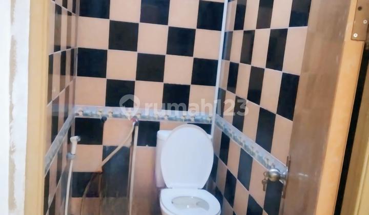 Dijual rumah di jalan komersil di area Grand Galaxy (Pekayon Jaya), Bekasi Selatan, Kota Bekasi 2