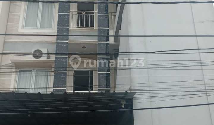 Dijual Rumah Mewah Dekat Grand Indonesia di Kebon Kacang, Tanah Abang, Jakarta Pusat Dijual Rumah Mewah Dekat Grand Indonesia di Kebon Kacang, Tanah Abang, Jakarta Pusat