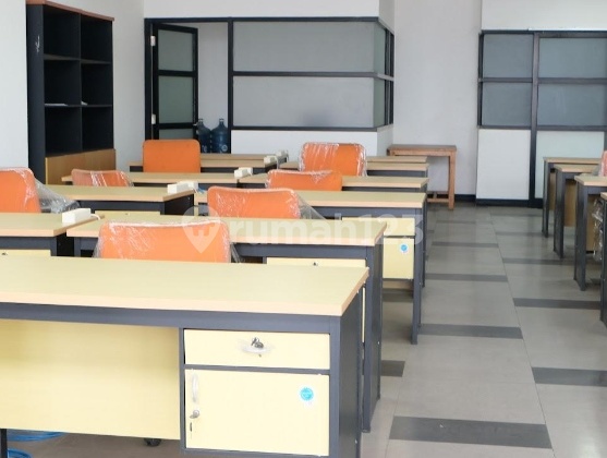 Dijual ruko 3 lantai dengan Lift di Gandaria Utara, Kebayoran Baru, Jakarta Selatan