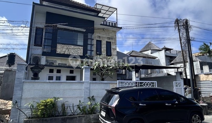 Rumah Modern Style Jl Pura Masuka Ungasan