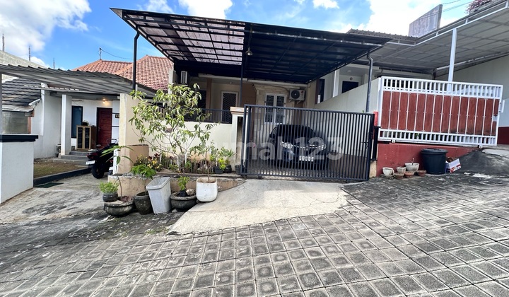 Rumah Komplek One Gate System Taman Griya Jimbaran