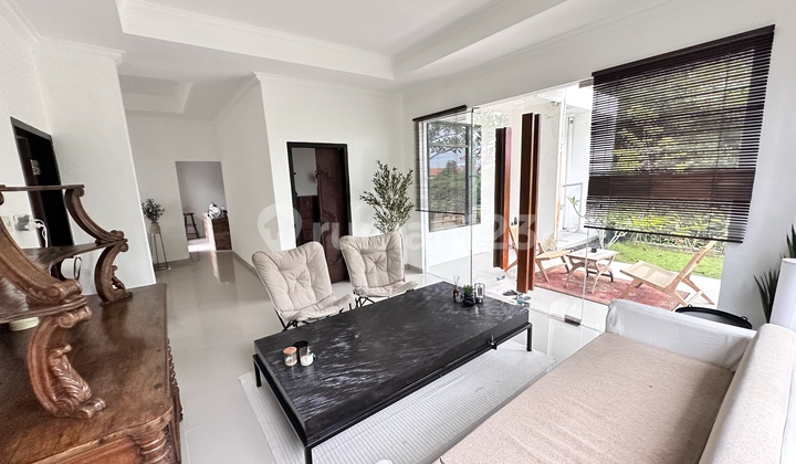 Rumah Cantik Sangat Strategis di Siligita Nusa Dua