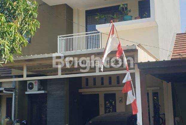 Cepat Rumah Cantik 3 Lantai di Grand Sharon 1