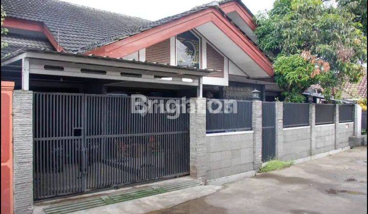 Rumah Aman dan Nyaman dalam Komplek 1