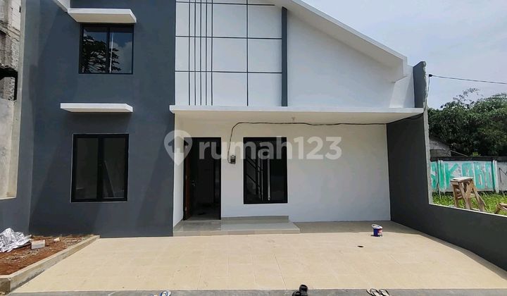 Affordable 1-Story House A Step Away from Jatiwarna Toll and Flood-Free.