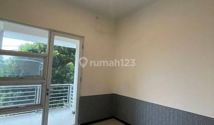 Rumah Minimalis 2 Lantai di Taman Kopo Indah 5  2