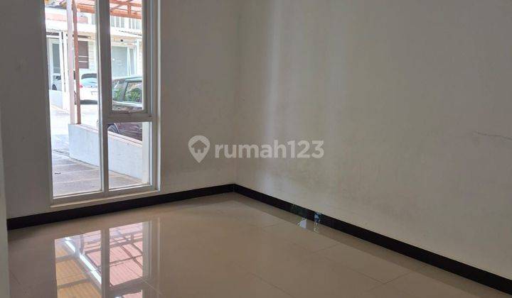 Rumah Modern Minimalis di Taman Kopo Indah 5 2