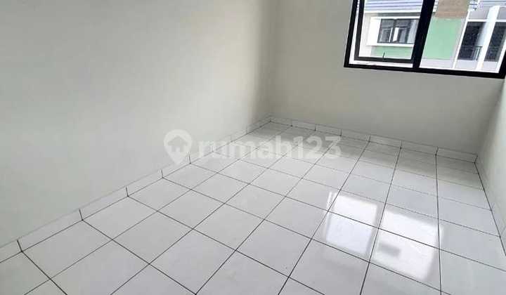 For Rent Rumah Minimalis 2 Lantai Siap Huni di Summarecon 1
