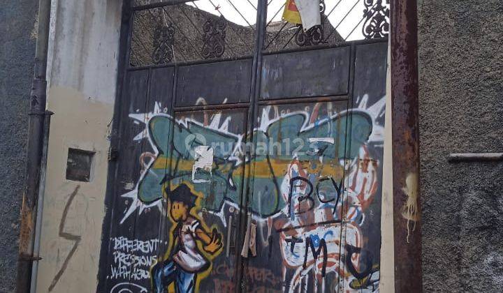 Rumah Ex Lapang Futsal Hitung Tanah Saja di Sayap Rajawali 1