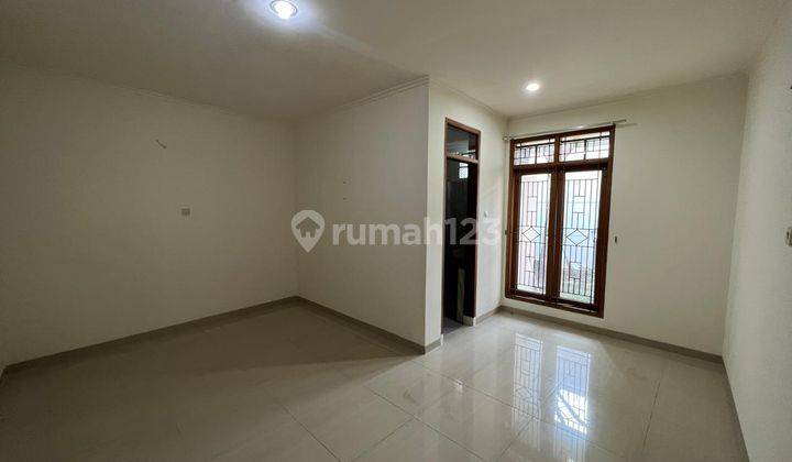 Rumah Siap Huni Nyaman Cocok Untuk Kantor di Sayap BKR 1